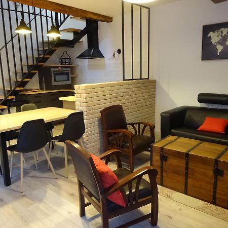 Chatte : Agreable Maison De Rue Exterior foto